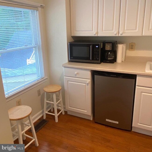property at 1917 Windsor Rd