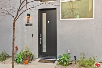 3034 1/4 N Coolidge Ave in Los Angeles, CA - Building Photo - Building Photo