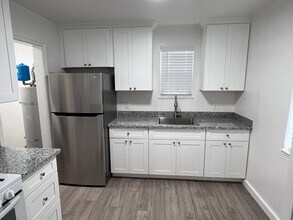 6022 Camellia Ln in Sacramento, CA - Building Photo - Building Photo
