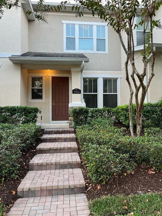 7054 Broomshedge Tr in Winter Garden, FL - Building Photo