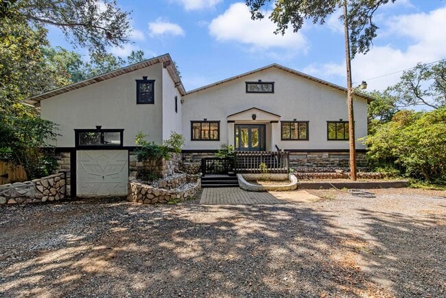 4811 Soundside Dr in Gulf Breeze, FL - Building Photo - Building Photo
