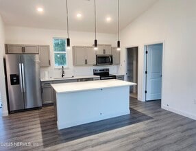 225 Gardenia Ave in Georgetown, FL - Building Photo - Building Photo