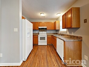 1709 Jeffrey Bryan Dr in Charlotte, NC - Foto de edificio - Building Photo