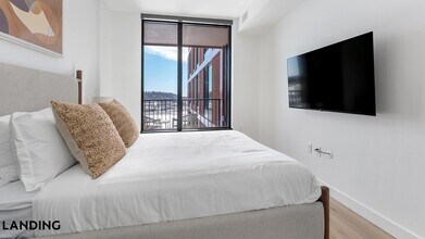 632 Howard Rd SE, Unit 942 in Washington, DC - Building Photo - Building Photo