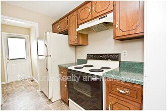 1770 Crestview Dr in Clarksville, TN - Building Photo - Building Photo