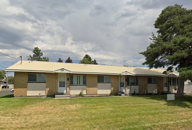 871 1st St in Idaho Falls, ID - Building Photo - Building Photo