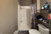 1735 W Diamond St photo'