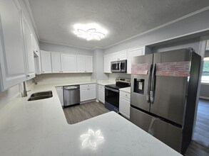 2827 SE 2nd St in Ocala, FL - Building Photo - Building Photo