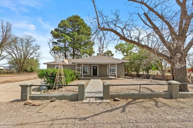 2595 S Montierth Ln in Safford, AZ - Building Photo - Building Photo