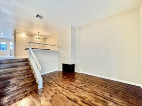 3330 Caminito Eastbluff in La Jolla, CA - Building Photo - Building Photo