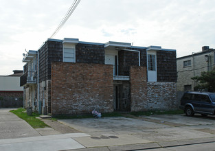 1345 Lake Ave in Metairie, LA - Building Photo - Building Photo