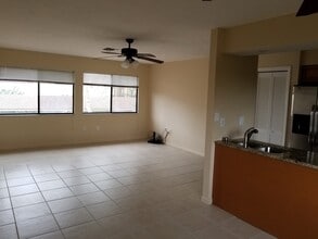 6327 Midnight Pass Rd, Unit 999 in Sarasota, FL - Building Photo - Building Photo