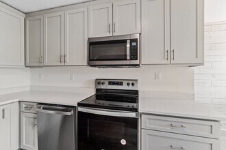 316 24th St in Virginia Beach, VA - Building Photo - Building Photo