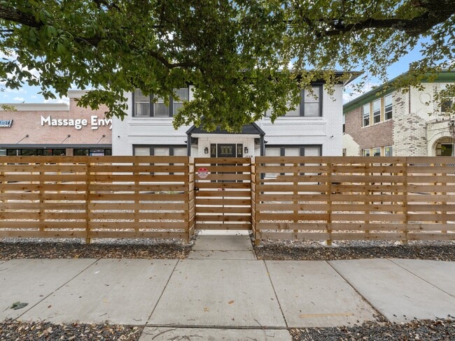 property at 1119 Waugh Dr