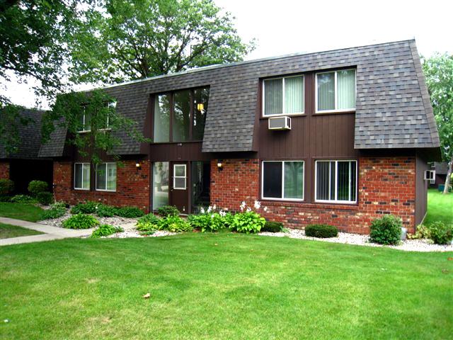 Heritage Square Apartments in Stevens Point, WI - Building Photo