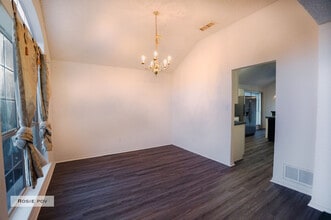 10319 Little Valley Rd in Fort Worth, TX - Foto de edificio - Building Photo