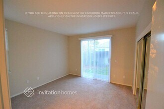 6801 Hampton Cove Way in Sacramento, CA - Foto de edificio - Building Photo