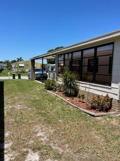 706 Oleander Cir in Micco, FL - Foto de edificio - Building Photo