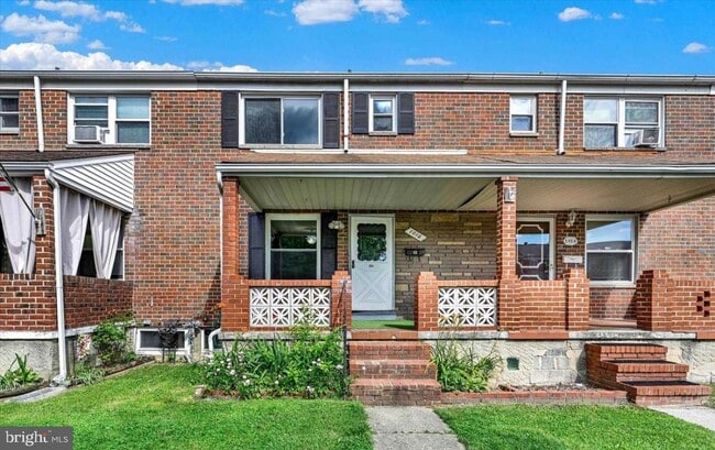 1016 Foxcroft Ln