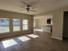 1426 La Delle St in Wharton, TX - Building Photo