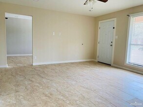 9 Tamarack Ave in McAllen, TX - Building Photo - Building Photo