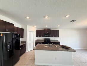 39889 Harmon Grove Ct in Zephyrhills, FL - Building Photo - Building Photo