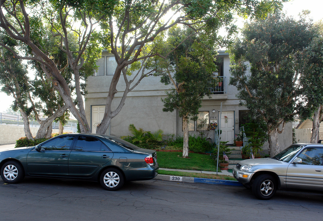 230 Penn St in El Segundo, CA - Foto de edificio