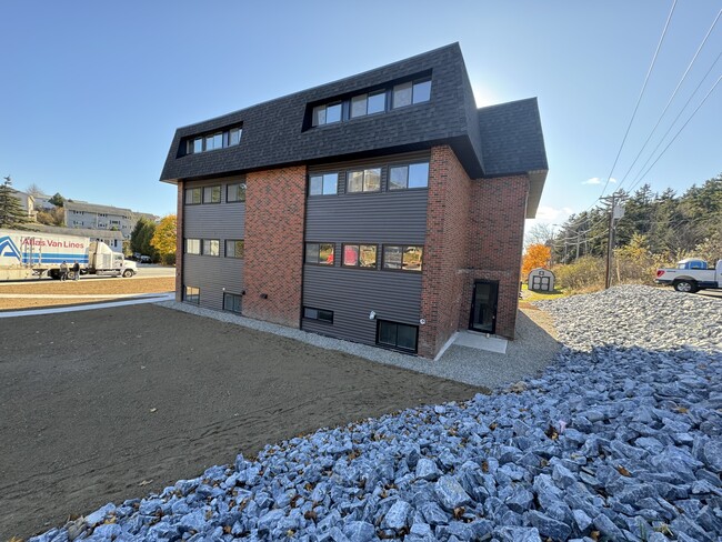 350 Ellerdale St in Saint John, NB - Building Photo - Building Photo