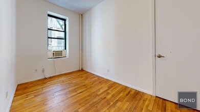 419 E 73rd St in New York, NY - Building Photo - Building Photo