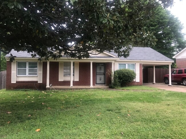 property at 4072 Twin Lakes Dr