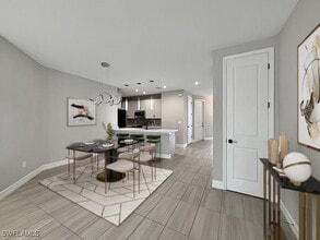 7324 Rockefeller Dr in Naples, FL - Building Photo - Building Photo