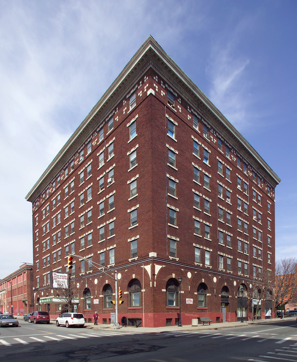 Holyoke House in Holyoke, MA - Building Photo