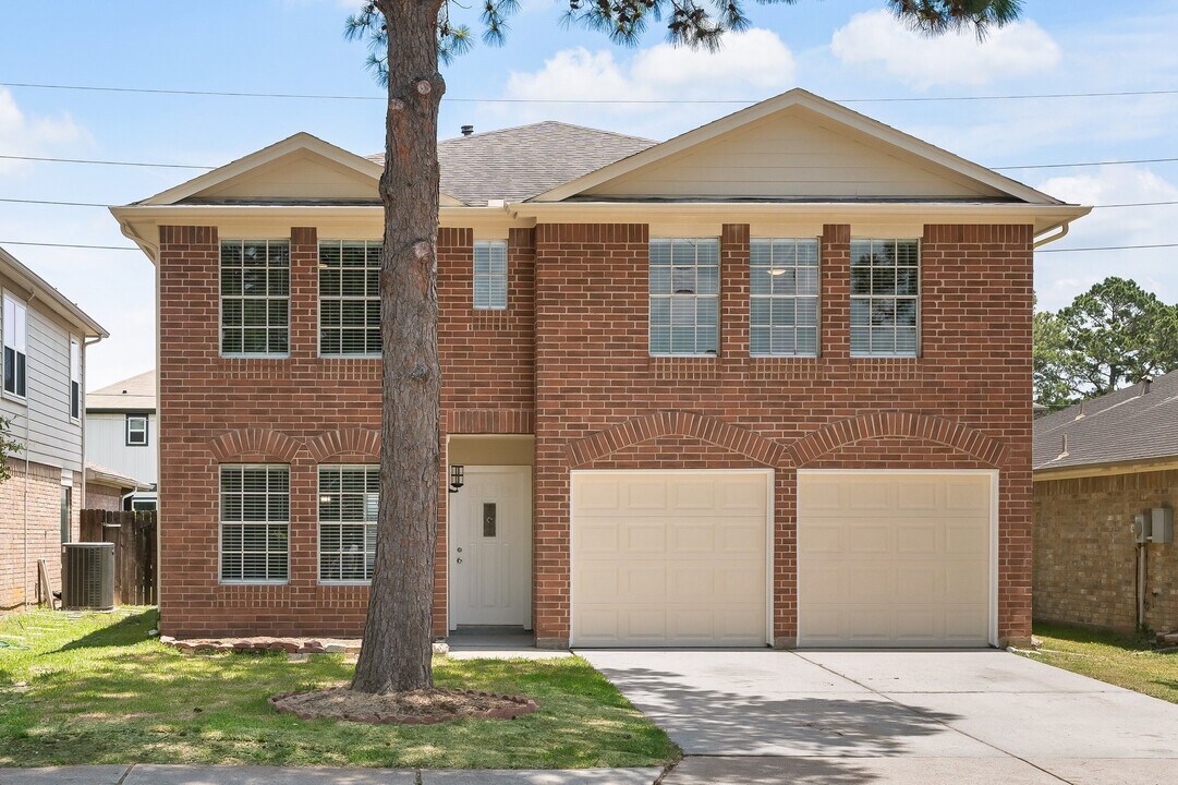 19222 Wading River Dr in Tomball, TX - Building Photo