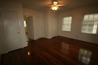 808 W Markham Ave in Durham, NC - Building Photo - Building Photo