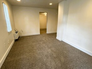 1023 S Millwood Ave in Wichita, KS - Building Photo - Building Photo