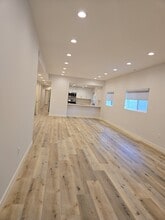 1541 S Orange Grove Ave, Unit 102 in Los Angeles, CA - Building Photo - Building Photo