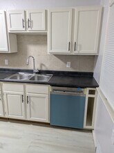 5712 42nd Ave N, Unit 5712 Duplex in Robbinsdale, MN - Building Photo - Building Photo