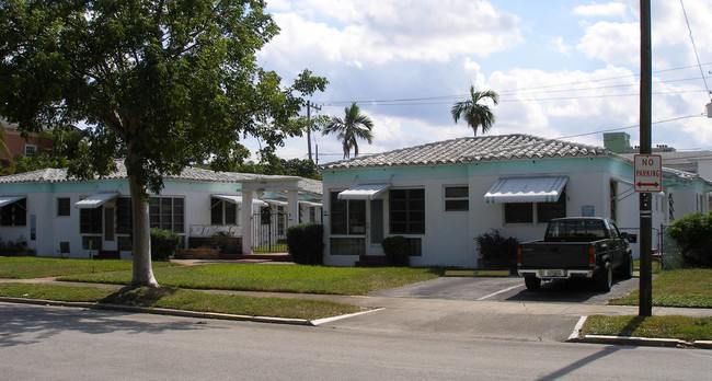 1830 Jackson St in Hollywood, FL - Building Photo - Building Photo