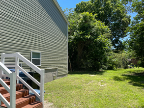 223 W 5th St-Unit -B in Washington, NC - Building Photo - Building Photo