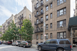 712 W 176th St in New York, NY - Building Photo - Building Photo