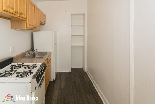 5516 N Kenmore Ave, Unit A00C in Chicago, IL - Foto de edificio - Building Photo