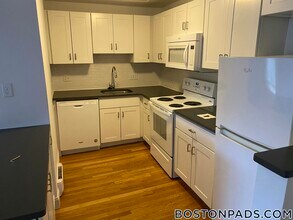 134 Summer St, Unit 17 in Malden, MA - Building Photo - Building Photo