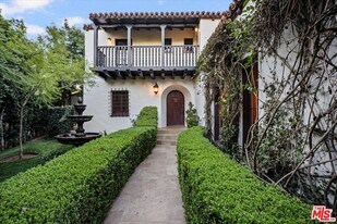 1901 El Cerrito Pl in Los Angeles, CA - Building Photo