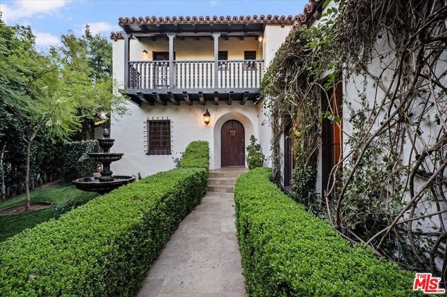 property at 1901 El Cerrito Pl