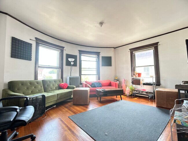 property at 324 Faneuil St