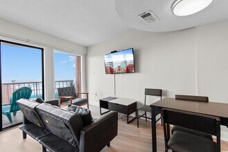 202 70th Ave N in Myrtle Beach, SC - Foto de edificio - Building Photo