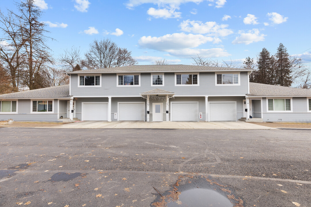 103 E Foster Ave in Coeur d'Alene, ID - Foto de edificio