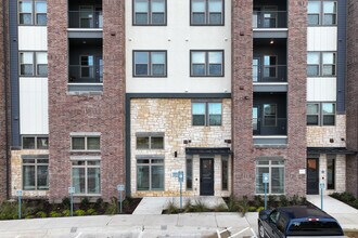 Palladium Oak Grove in Fort Worth, TX - Building Photo - Building Photo