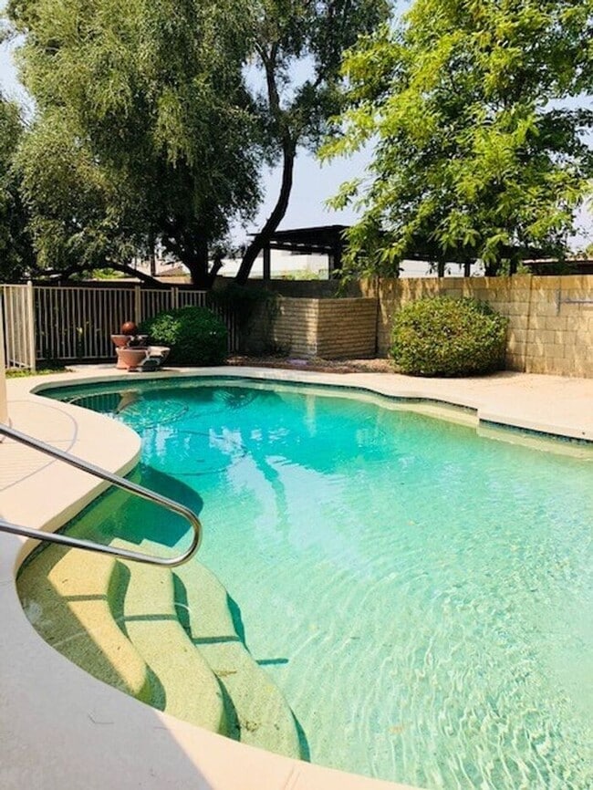 property at 4436 E Ludlow Dr