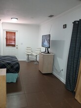 107 SW 107th Ave in Miami, FL - Building Photo - Building Photo
